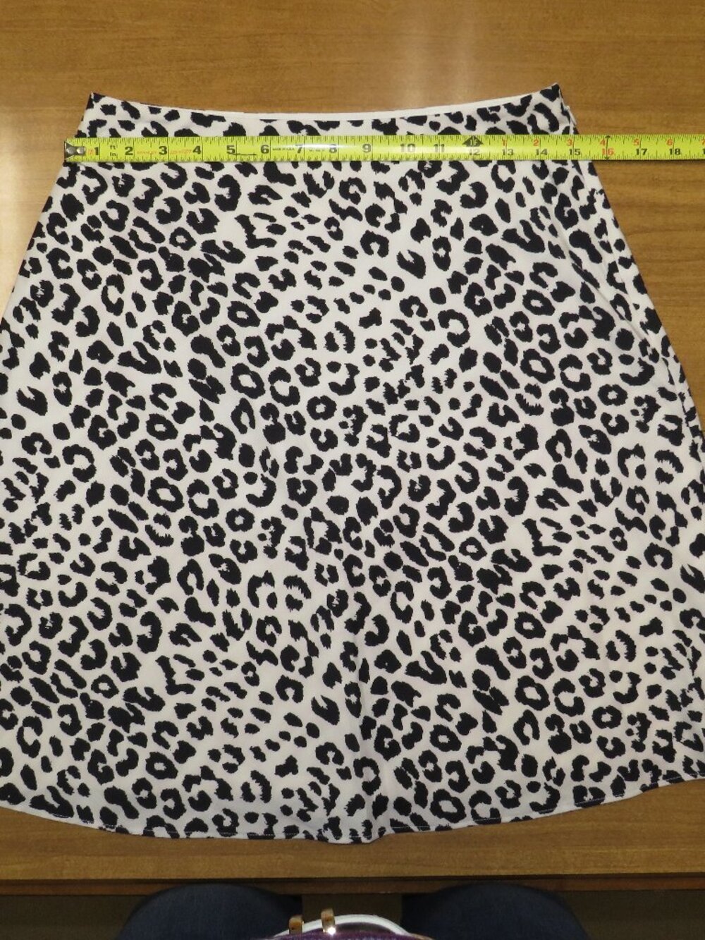 Express Mid Length Snow Leopard Print Skirt; Color: White, Black; Size 4